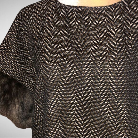Tashon Nwot faux fur trim cute black top with cream chevron print - Picture 9 of 14